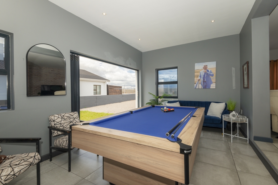 4 Bedroom Property for Sale in Country Club Western Cape